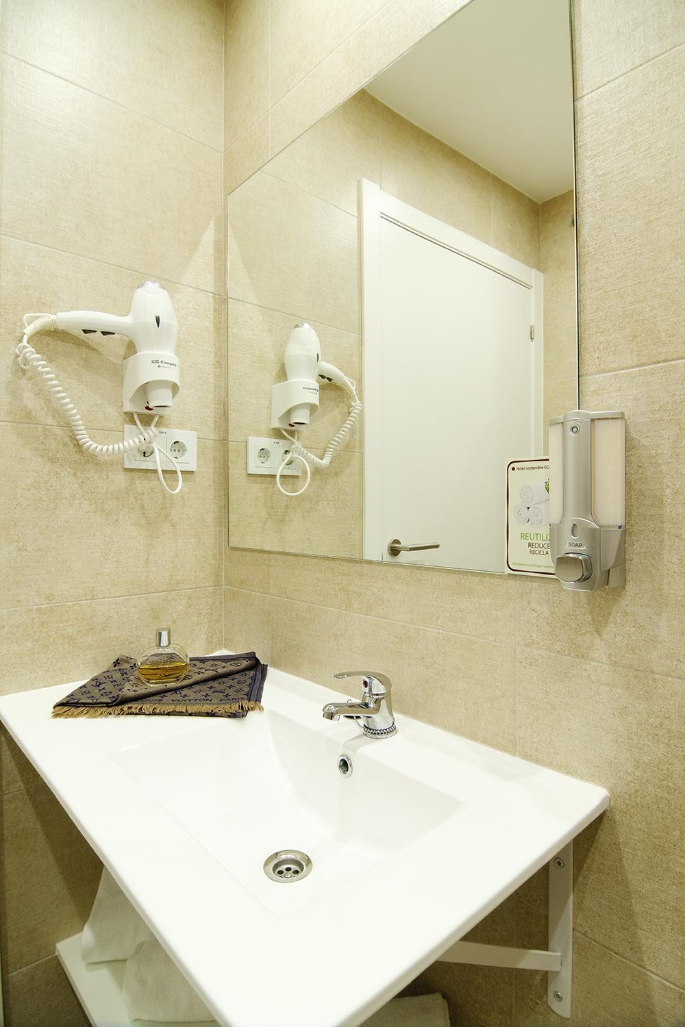 Hotel Bestprice Alegria Madrid Exterior foto