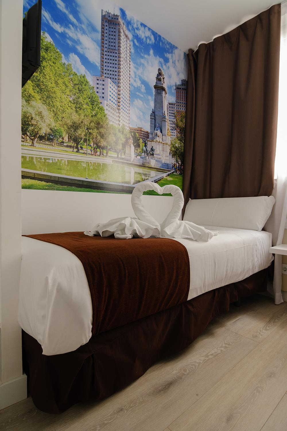 Hotel Bestprice Alegria Madrid Exterior foto