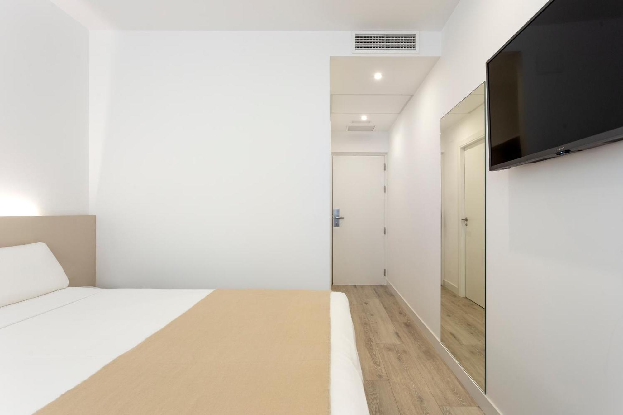 Hotel Bestprice Alegria Madrid Exterior foto